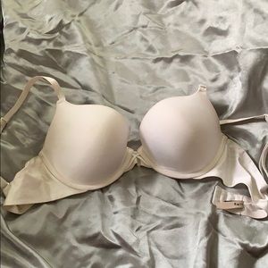 White extreme push up bra